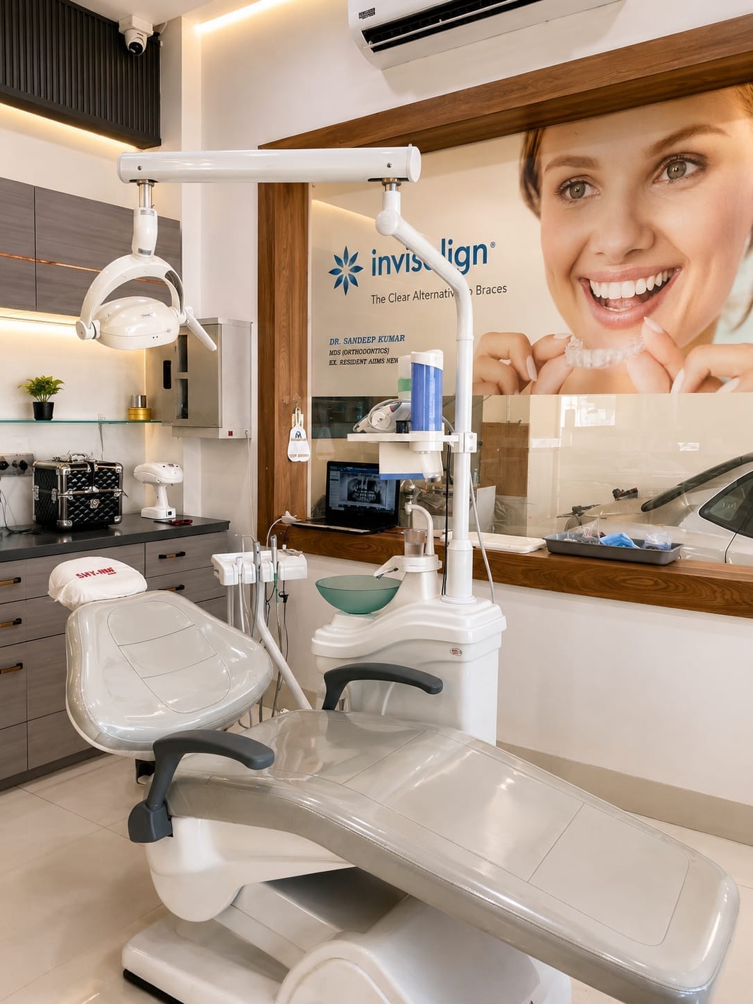 State-of-the-art premium dental clinic interior at The DentalBrace Clinic Bathinda — modern dental treatment room with advanced equipment at 196, Bibi Wala Rd Punjab